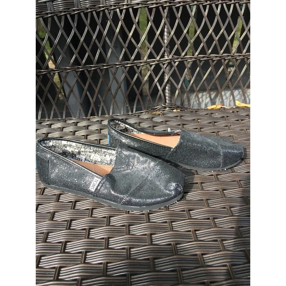 New Tom's Classics Slip-On Shoes - Shimmery Black, Size Youth 3.5 Girls